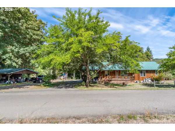 709 Ash Creek Rd, Riddle, OR 97469