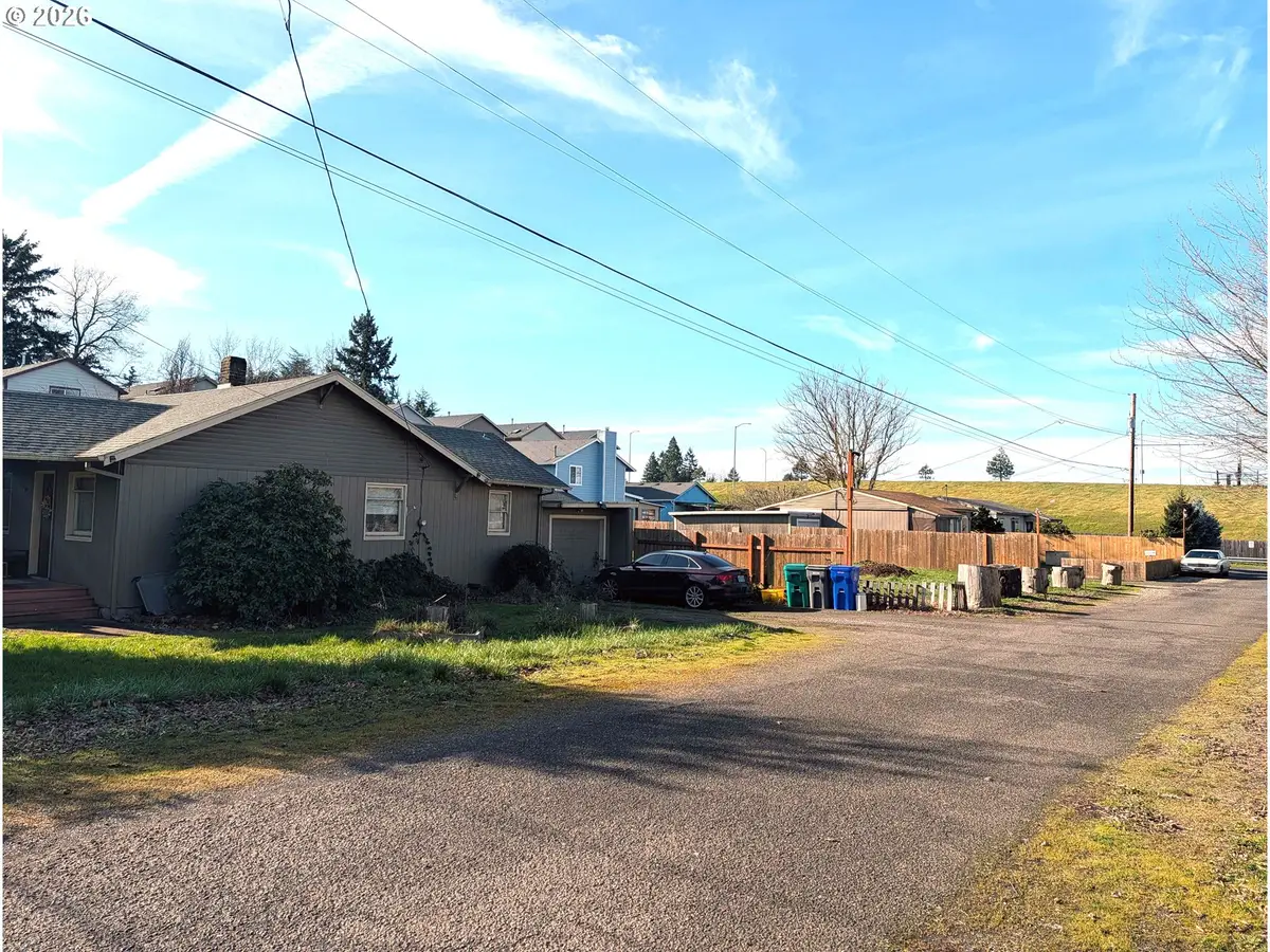 9726 SE Clinton St, Portland, OR 97266 - #1