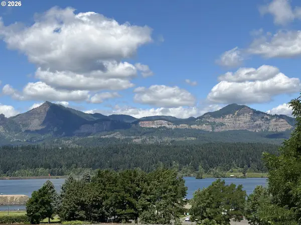 205 Wanapa St, CascadeLocks, OR 97014