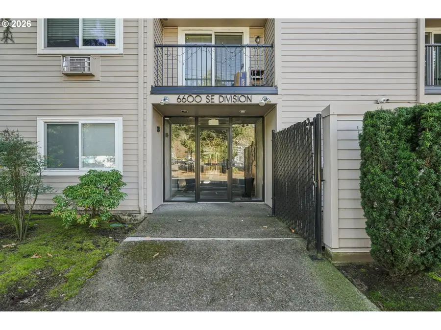 6600 SE Division St #305, Portland, OR 97206 - #2