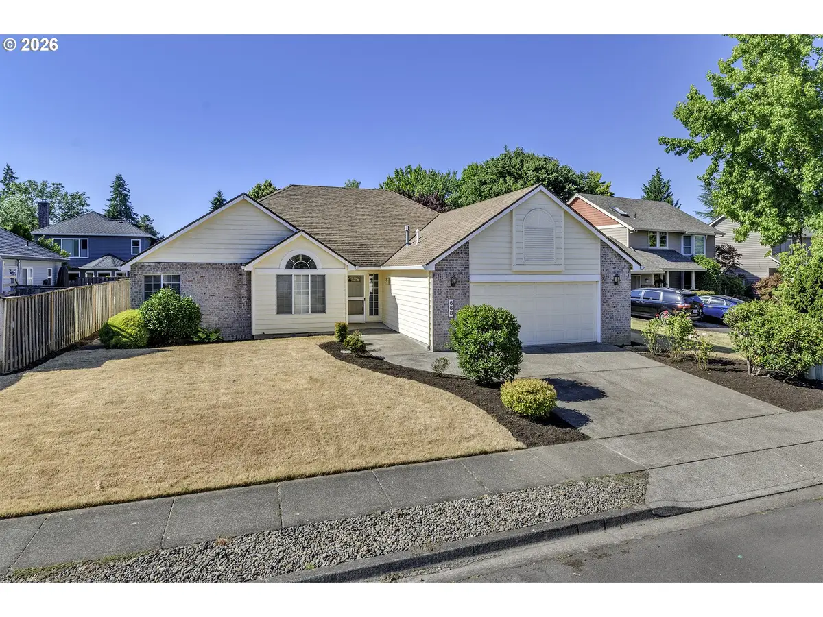 668 NE Maryann Ct, Hillsboro, OR 97124 - #1