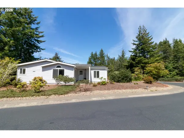 499 Sherwood Loop, Florence, OR 97439