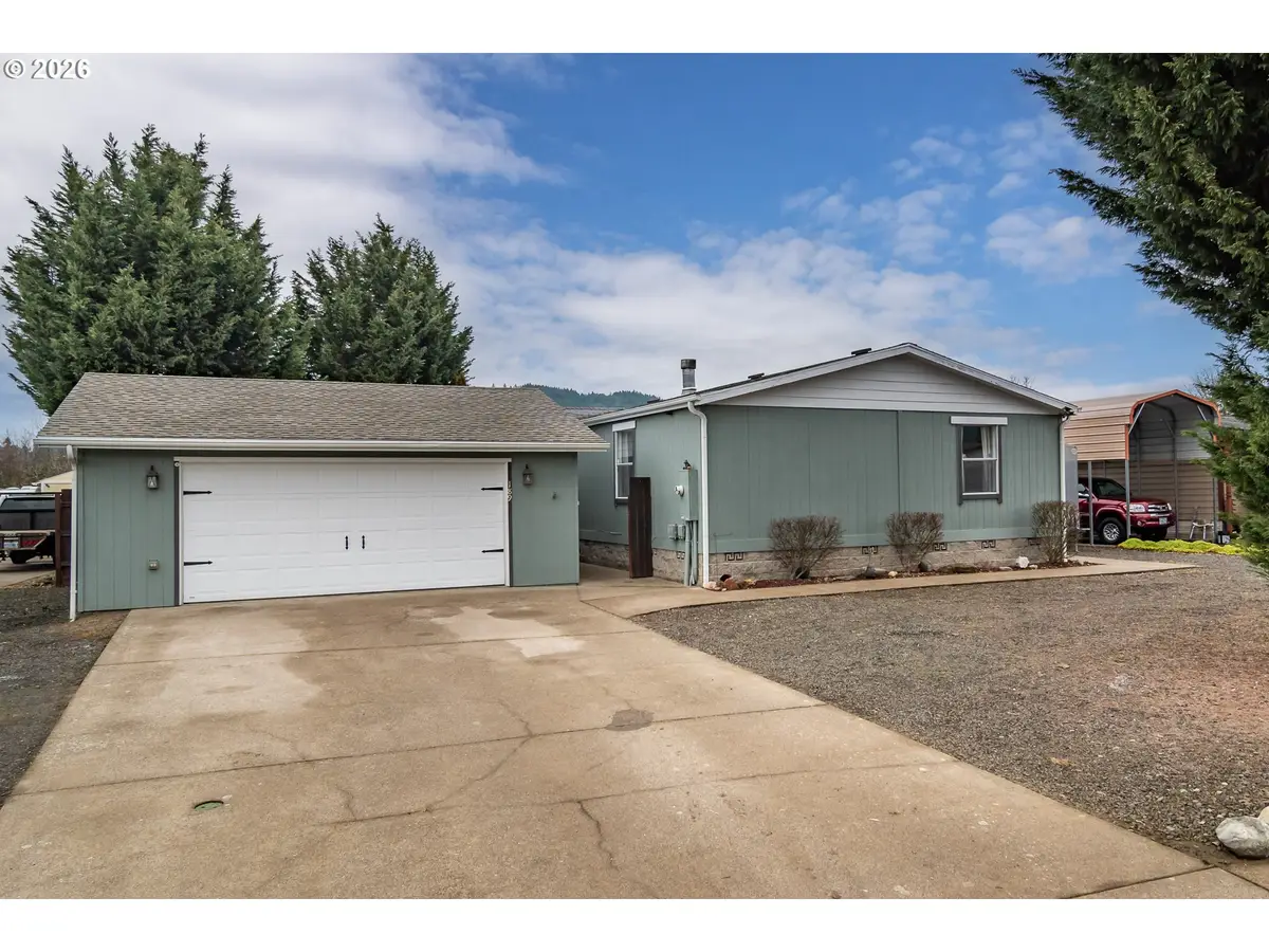 189 Raintree Ave, Sutherlin, OR 97479 - #1