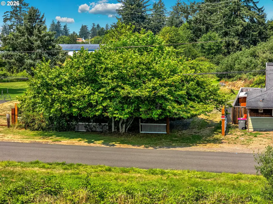 1465 SE 12th Pl, Warrenton, OR 97146 - #3