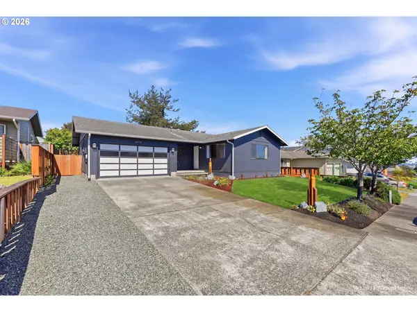 2070 Hayes St, NorthBend, OR 97459