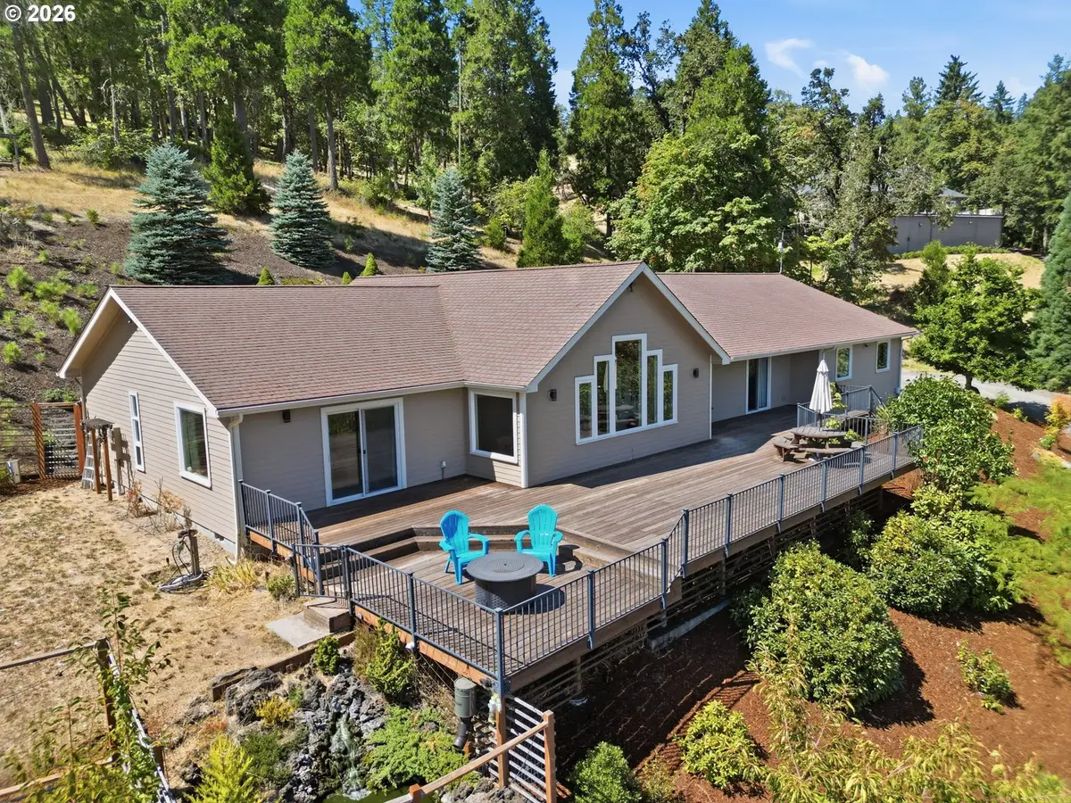 35885 Ellington Dr, Springfield, OR 97478 - #1