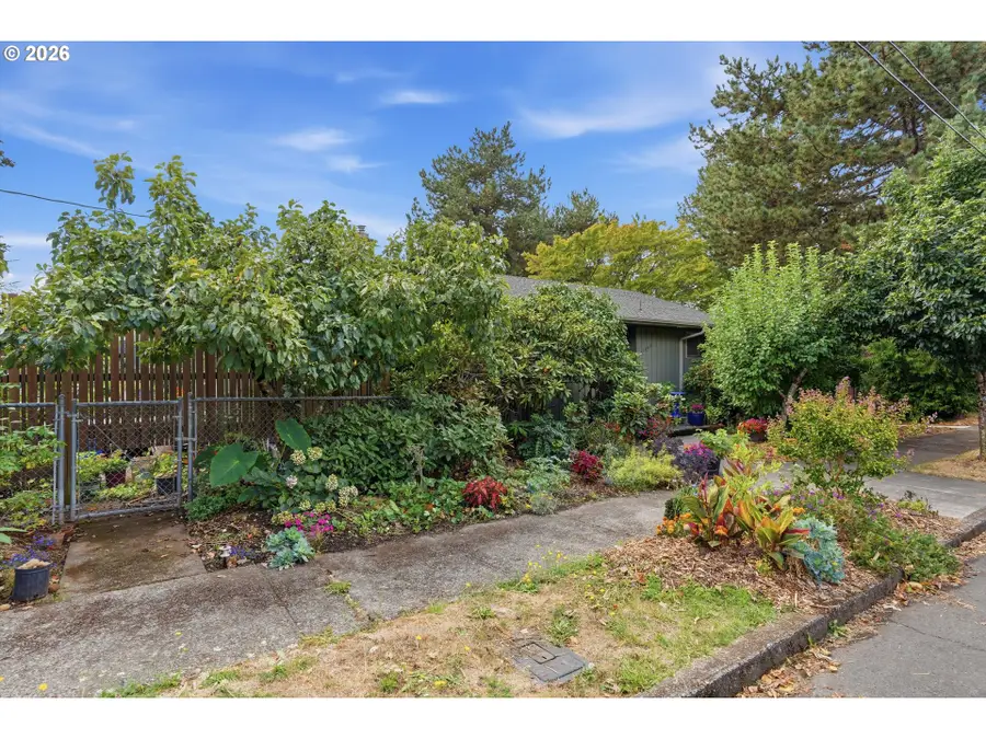 1803 E 6th St, Vancouver, WA 98661 - #2