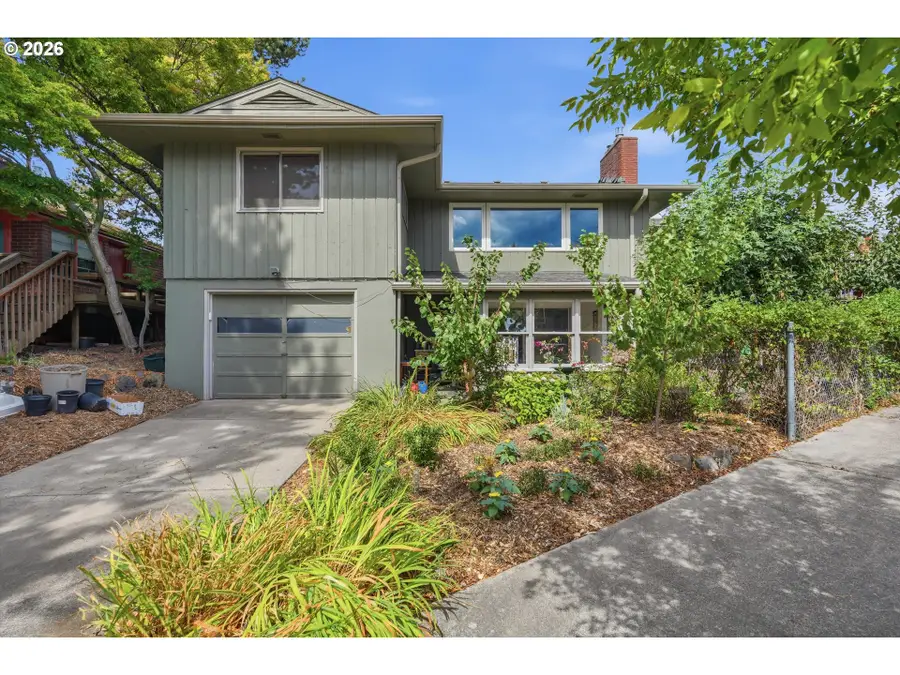 1803 E 6th St, Vancouver, WA 98661 - #3