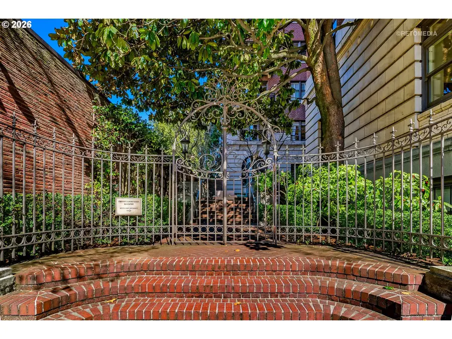 2141 NW Davis St #204, Portland, OR 97210 - #2
