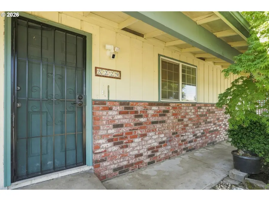 5229 F St, Springfield, OR 97478 - #2