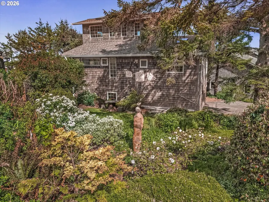 647 Pacific View Dr, Yachats, OR 97498 - #3