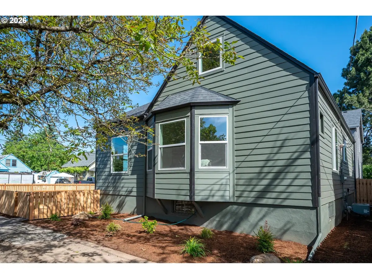 8413 NE Hassalo St, Portland, OR 97220 - #1