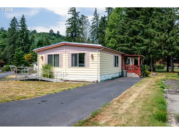 1077 Coal Creek Rd, Longview, WA 98632