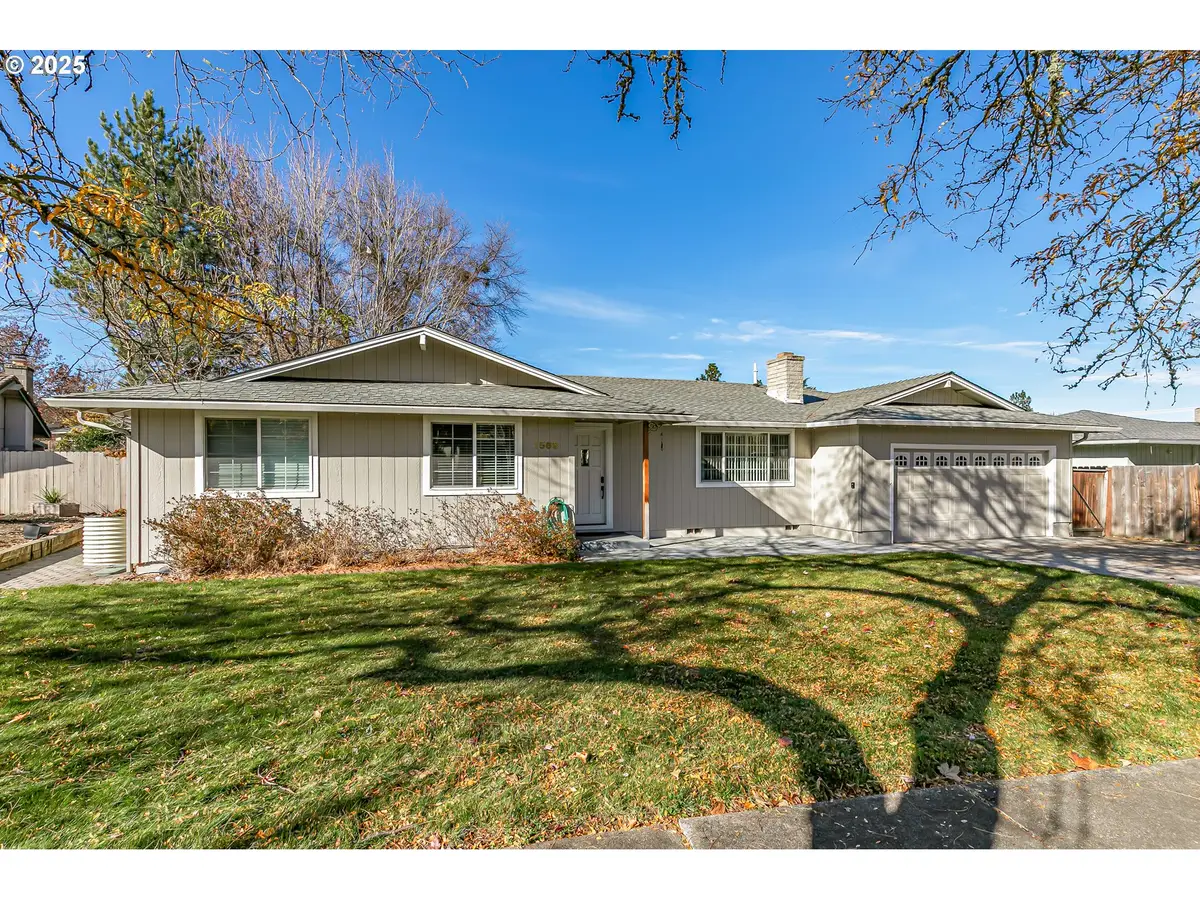 1569 Papago Dr, Medford, OR 97504 - Image #1