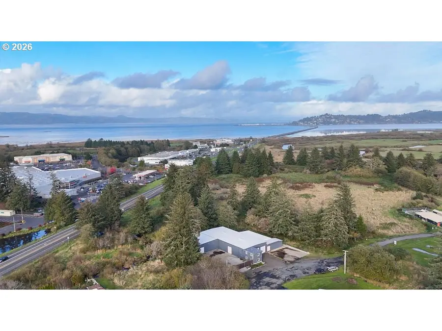 1425 SE 9th St, Warrenton, OR 97146 - #3