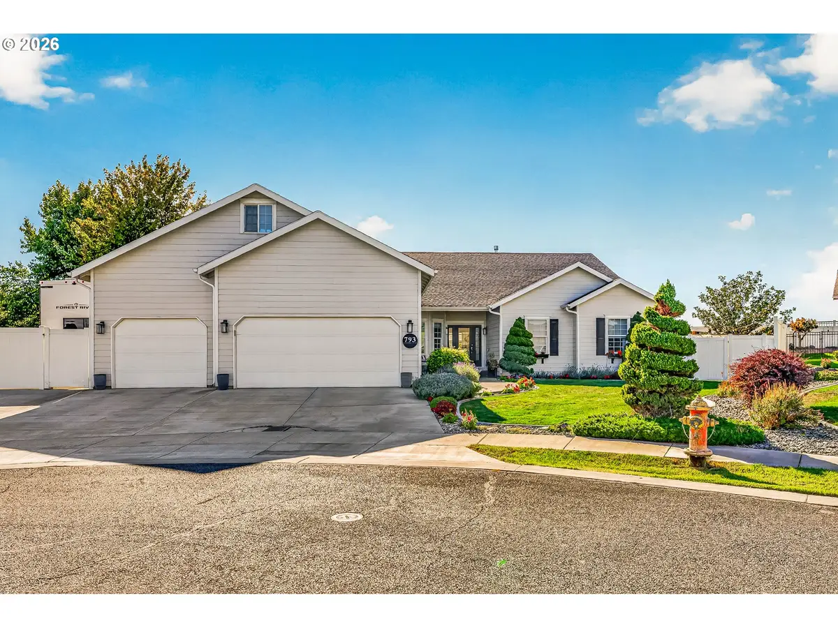 793 W Sandpiper Ave, Hermiston, OR 97838 - #1
