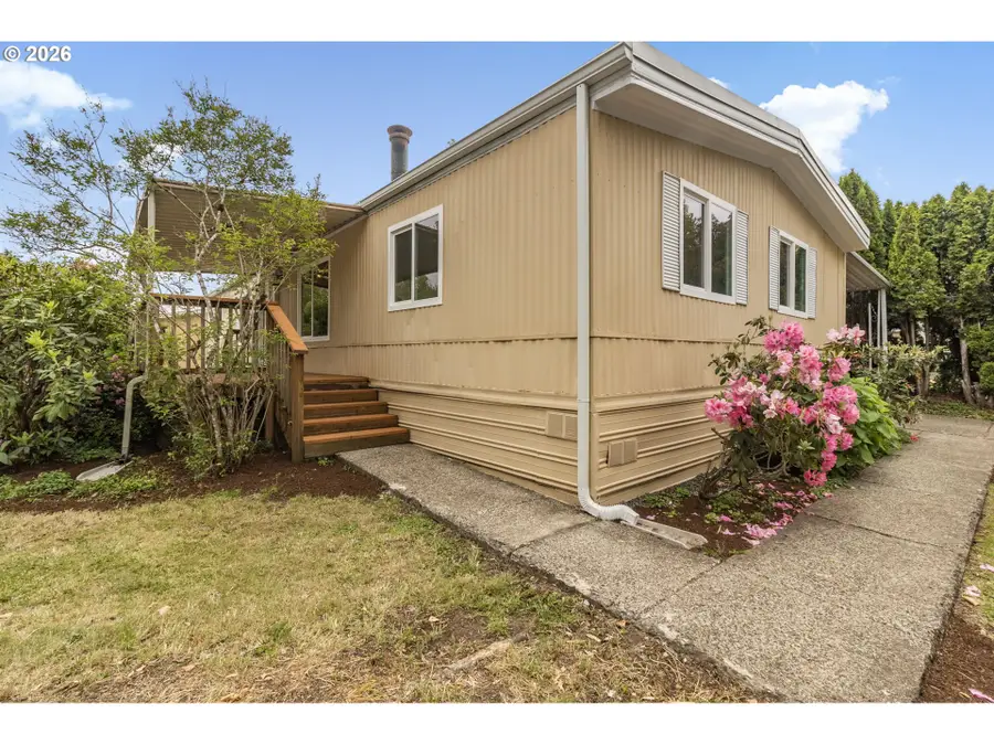 1400 Candlelight Dr #104, Eugene, OR 97402 - #2