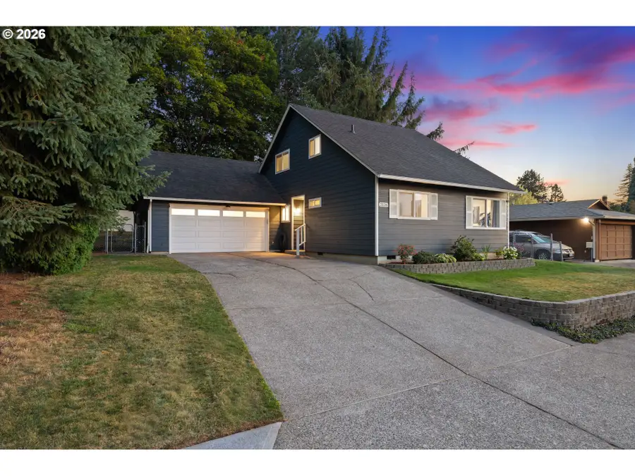 2126 SW 17th St, Gresham, OR 97080 - #2