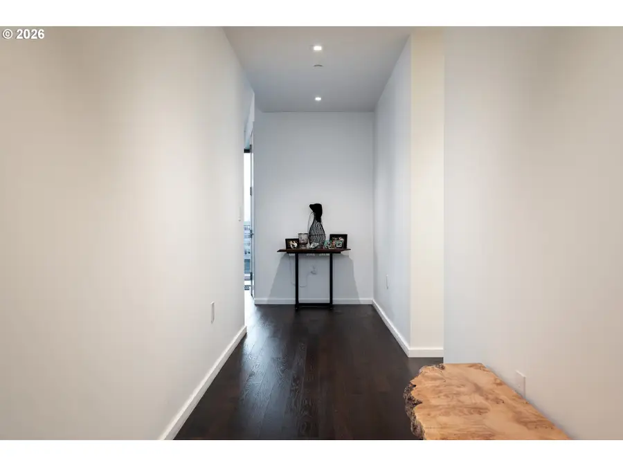 1075 NW Northrup St, Portland, OR 97209 - #3