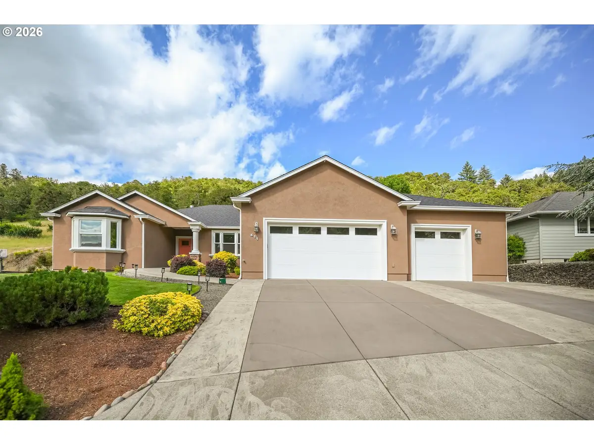 411 Oak Valley Loop, Winchester, OR 97495 - #1