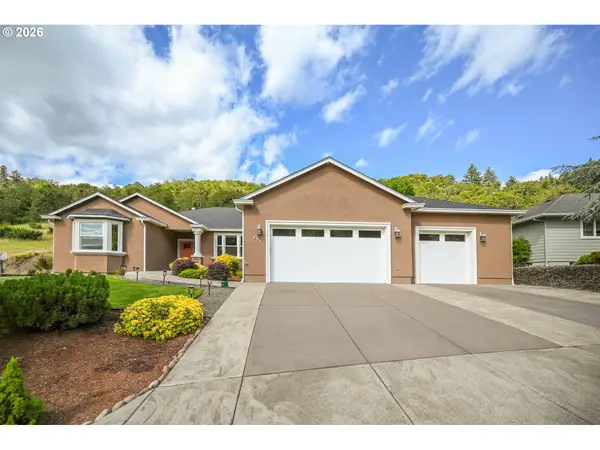 411 Oak Valley Loop, Winchester, OR 97495