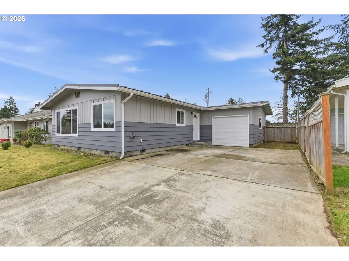 2175 State St, North Bend, OR 97459 - #1