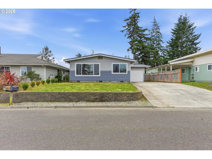 2175 State St, North Bend, OR 97459 - #2