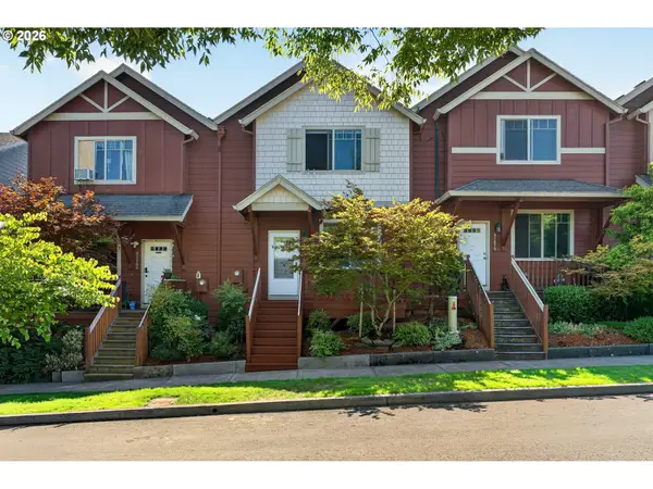 38476 Cascadia Village Dr, Sandy, OR 97055