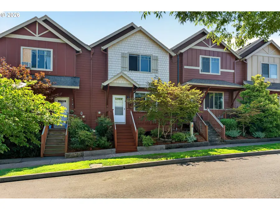 38476 Cascadia Village Dr, Sandy, OR 97055 - #2