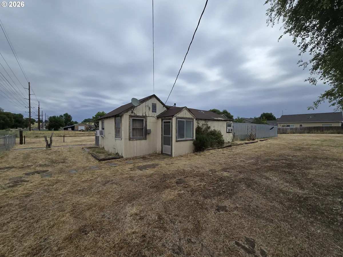 2000 NW Geer Rd, Hermiston, OR 97838 - #1