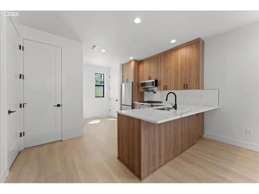 310 G Ave #5, Lake Oswego, OR 97034 - #3