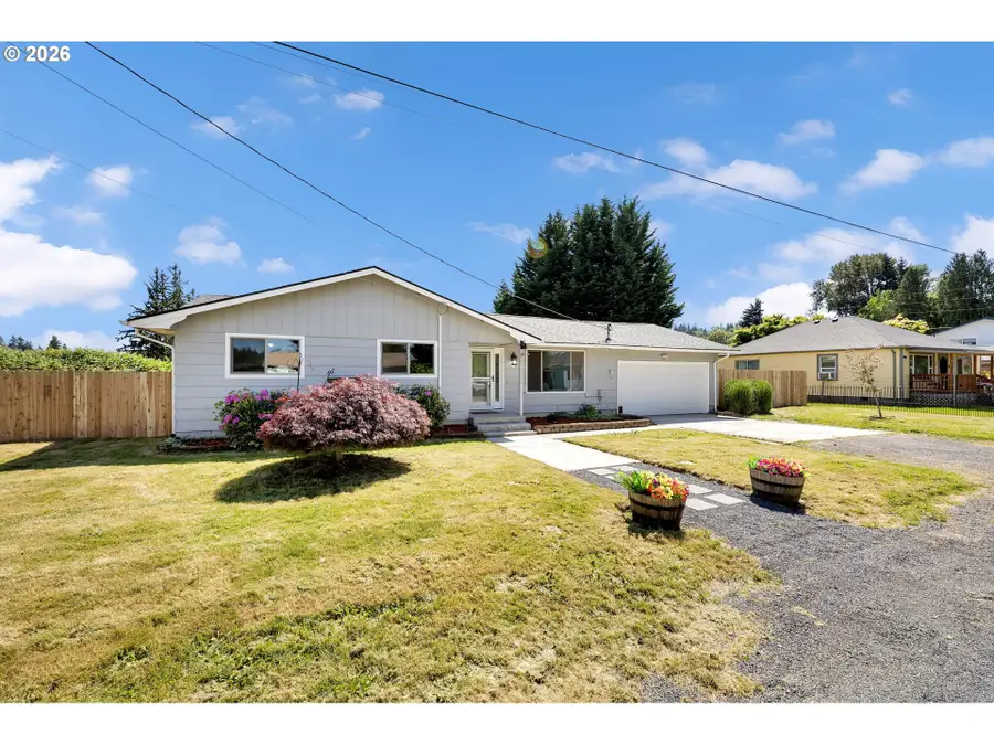204 Veys Ave, Kelso, WA 98626 - #2