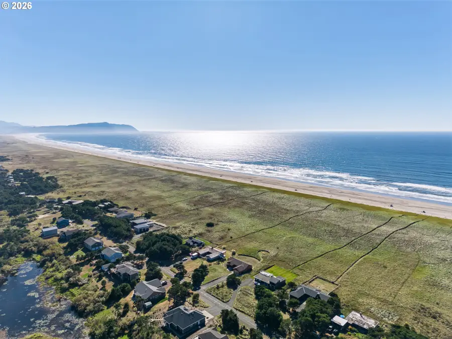 89570 Ocean Dr, Warrenton, OR 97146 - #3
