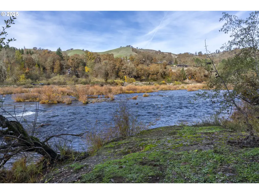 606 Whistlers Ln, Roseburg, OR 97470 - Image #2