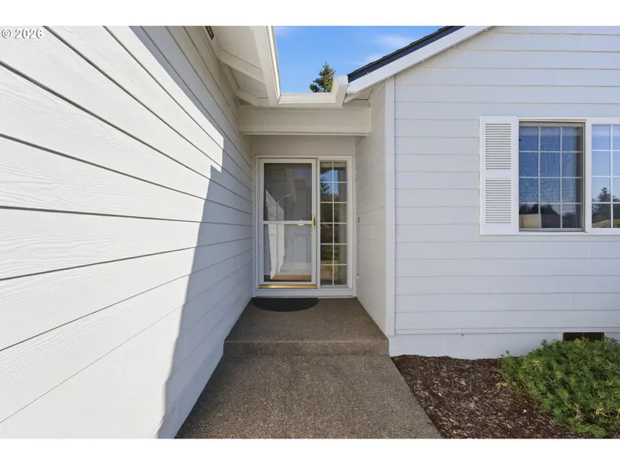 16560 Noble Dr, Oregon City, OR 97045 - #2