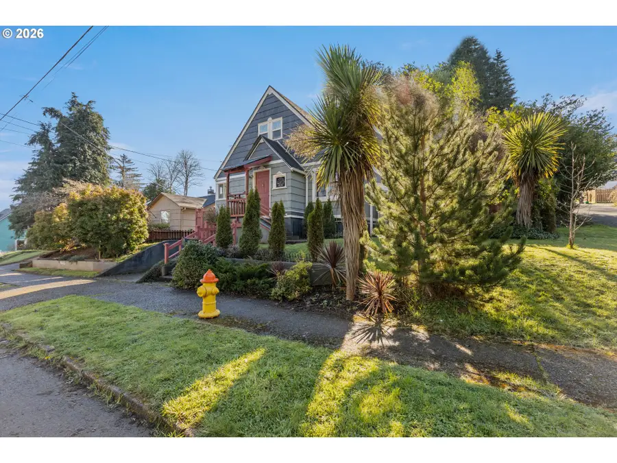 1189 Elrod Ave, Coos Bay, OR 97420 - #2