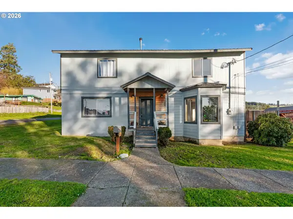 703 C St, MyrtlePoint, OR 97458