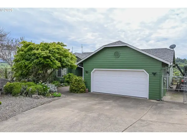 208 Jamie Loop, Roseburg, OR 97471