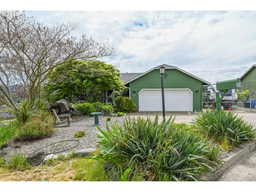 208 Jamie Loop, Roseburg, OR 97471 - #2