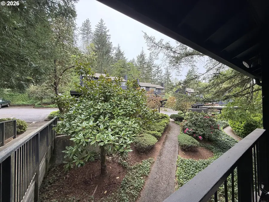 2673 Woodstone Pl, Eugene, OR 97405 - #2