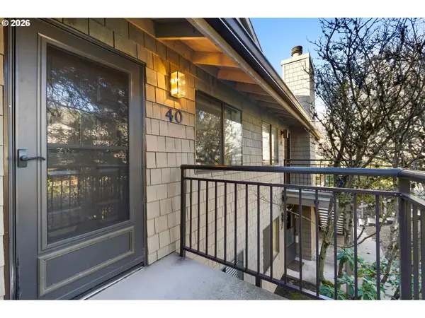 40 Crestfield Ct, LakeOswego, OR 97035