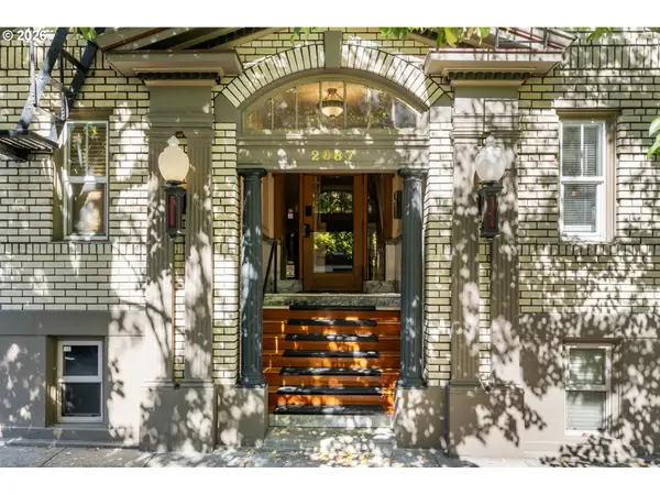 2087 NW Overton St #204, Portland, OR 97209