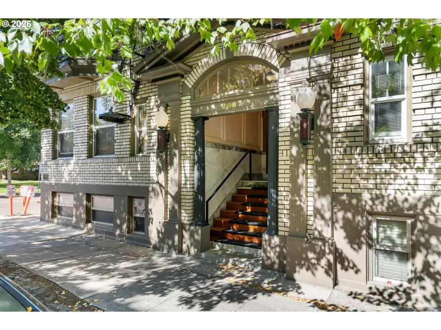 2087 NW Overton St #204, Portland, OR 97209 - #3
