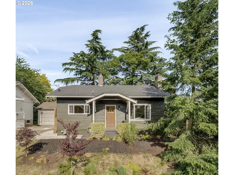 636 SE 68th Ave, Portland, OR 97215 - #2