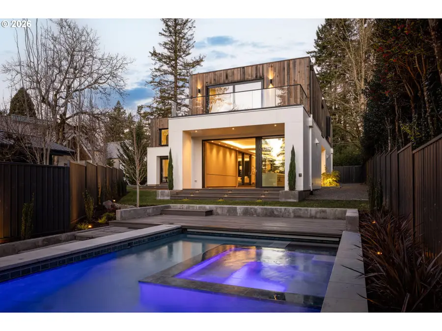 1120 S Military Rd, Portland, OR 97219 - Image #2