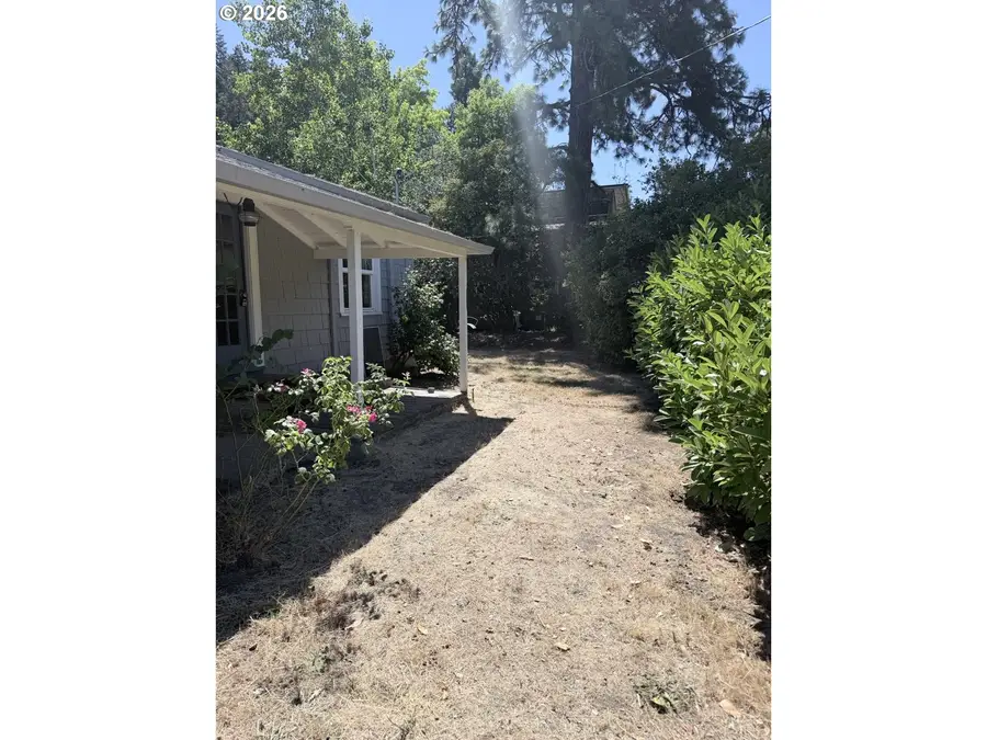 2461 Potter St, Eugene, OR 97405 - #3