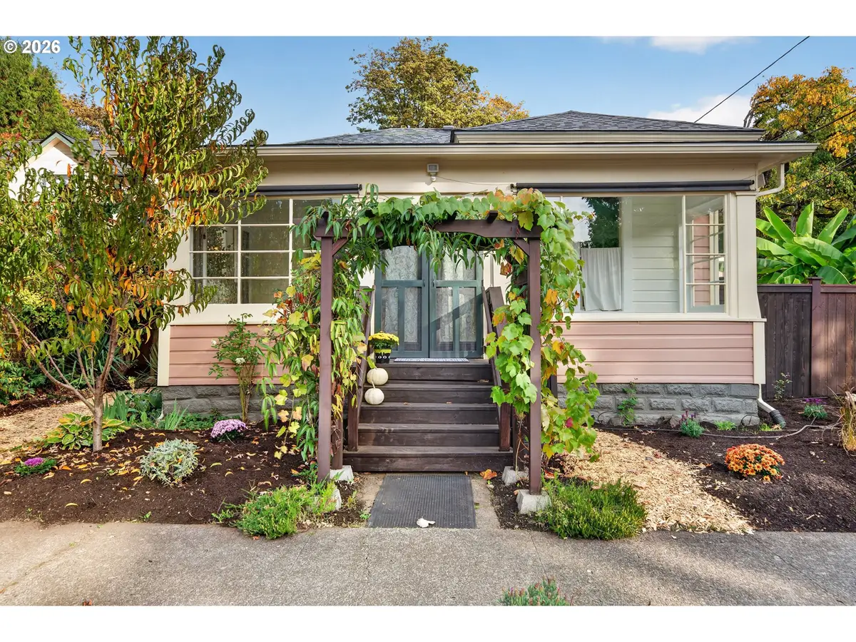 841 Jackson St, Eugene, OR 97402 - #1