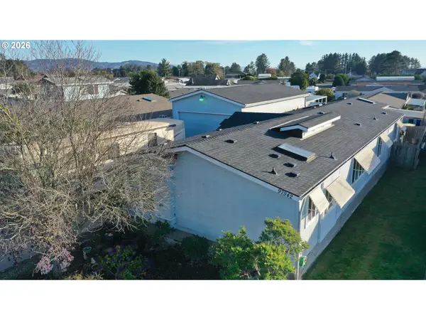 97942 Lucas Ln, Brookings, OR 97415