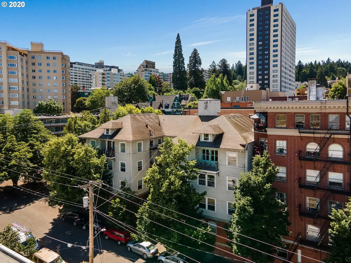 731 SW King Ave #16, Portland, OR 97205 - Image #1