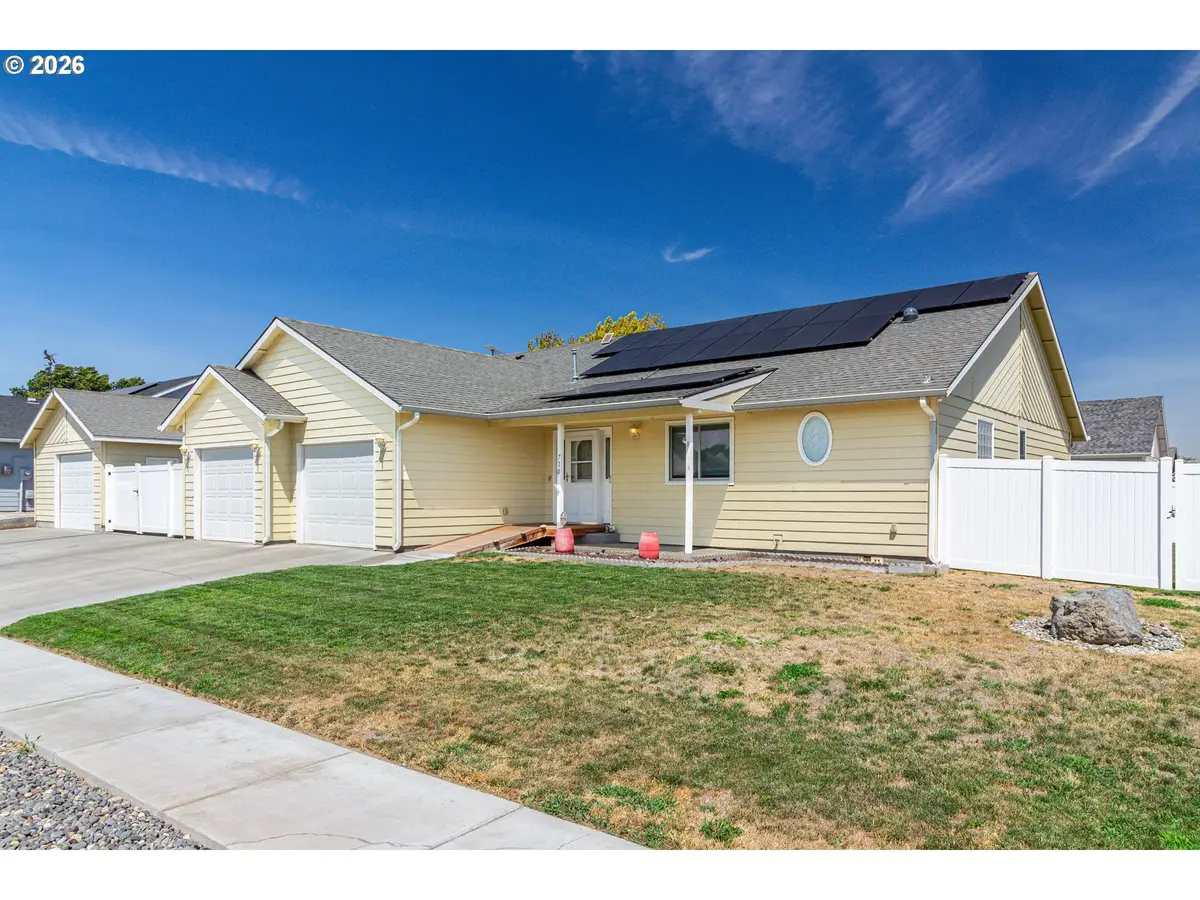 710 W Sandpiper Ave, Hermiston, OR 97838 - #1